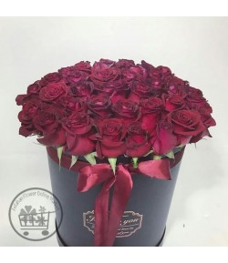 باکس گل رز قرمز عاشقانه -125